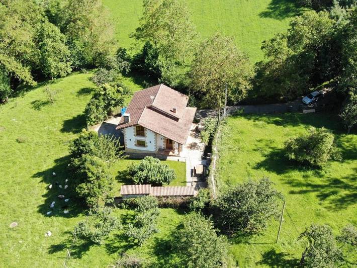 Casa rural para 8 personas, con vistas y jardín, Familias con niños en Parque Nacional de Los Picos de Europa - 4