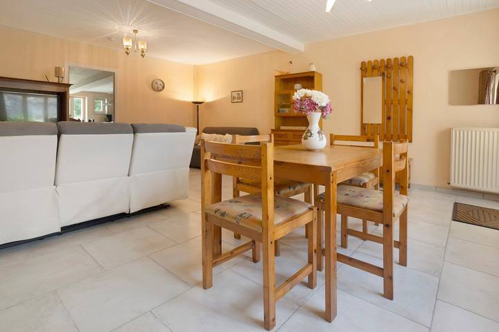 Vacation Home Cogems – Accessible, Near Aubeterre, Up to 6 Guests in Saint-Privat-en-Périgord, Périgord Vert