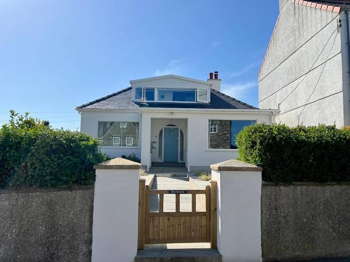 Holiday rental for 8 people, with Terrace and Garden as well as View in Moelfre