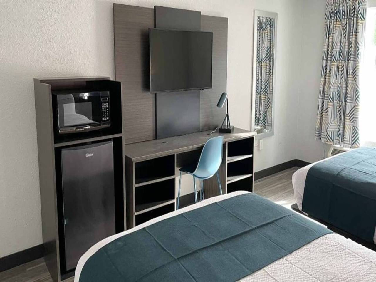 Entire apartment, 2 Beds|Access|Tub|Nsmk|Micfridg in Springdale (Columbia), Lexington County