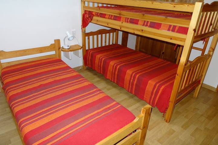 Location de vacances pour 7 personnes, avec piscine ainsi que jardin et terrasse, animaux acceptés à Le Malzieu-Forain - 3