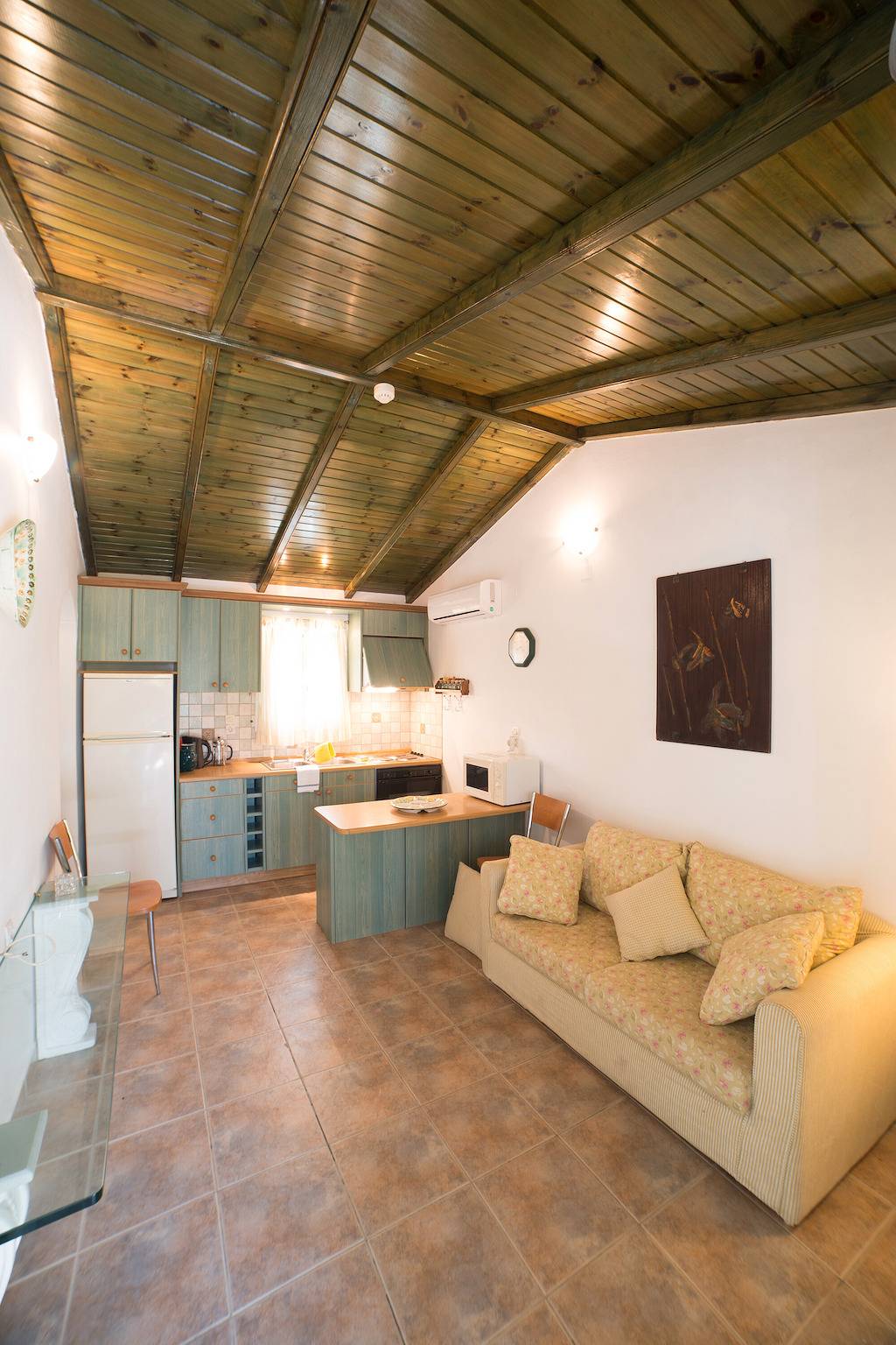 Appartement entier, Appartement 'Frini One-Bedroom' avec piscine partagée, Wi-Fi et climatisation in Corfou