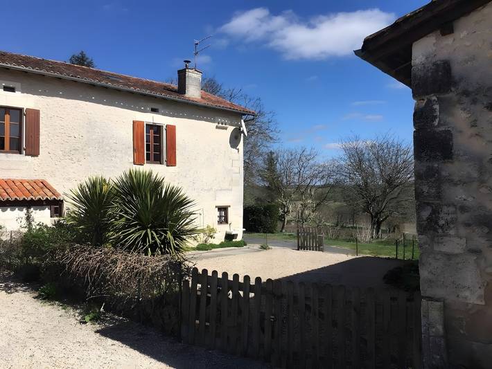 Holiday Home 'Petit Indeaux' with Private Terrace, Private Garden and Wi-Fi in Lusignac, Périgord Vert