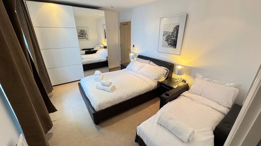 Ganze Ferienwohnung, 2-Bed Apt, Sleeps 7, 5 mins to Camden Market in Camden, London