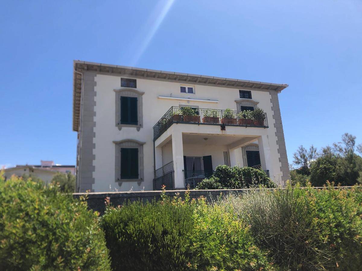 Appartamento intero, Three-Bedroom Apartment in Rosignano Solvay, Rosignano Marittimo