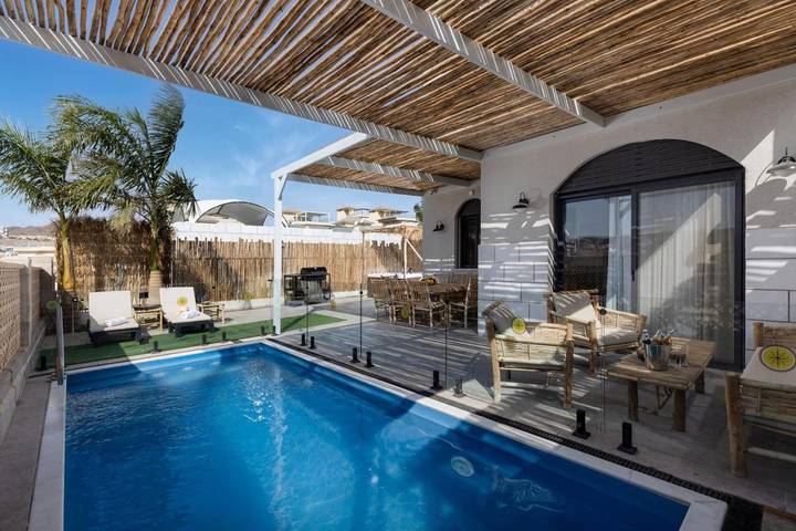Maison de vacances pour 12 personnes, avec piscine ainsi que terrasse et vue à Eilat