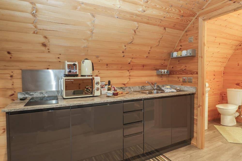 Oak, pet friendly, character holiday cottage in Ulverston in Lake District