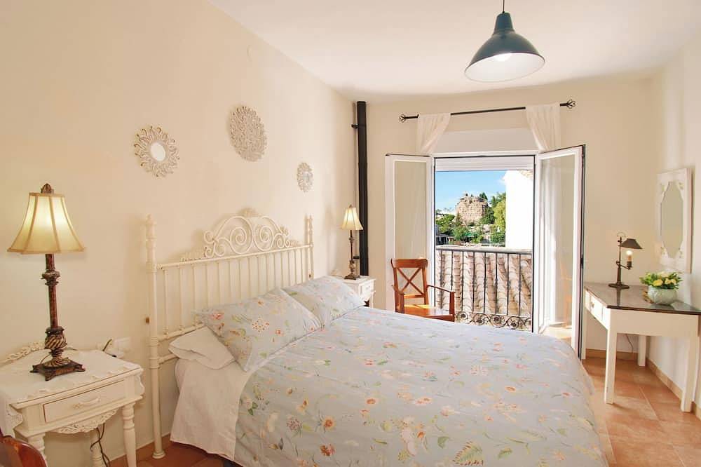 Encantadora, confortable casa de pueblo con terraza en Comares. in Comares, Provincia de Málaga