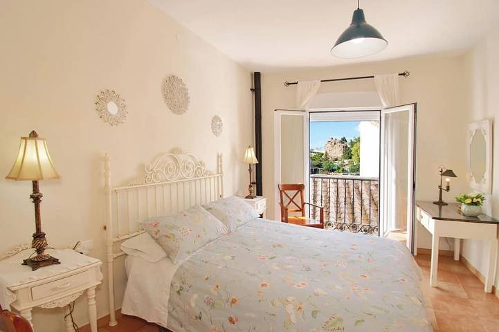 Belle maison de village confortable avec terrasse sur le toit à Comares. in Comares, Province de Málaga