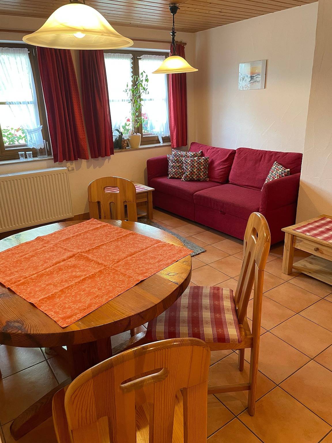 Ganze Wohnung, Apartment „Ahorn“ mit gemeinsamer Terrasse, Garten und Wlan in St. Georgen, Mittlerer Schwarzwald