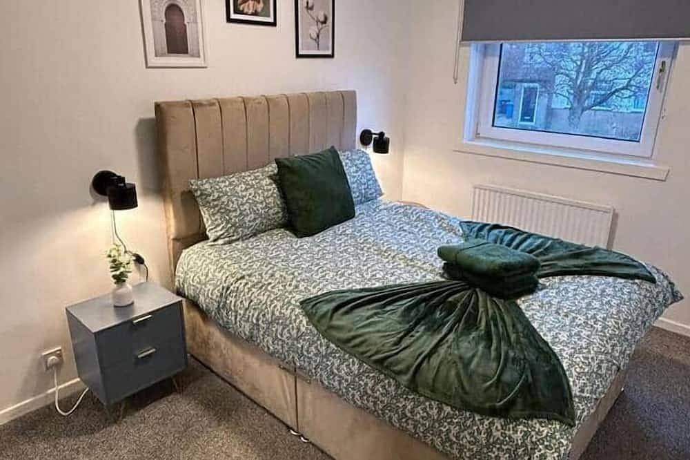Ganze Wohnung, 3Br Home • Sleeps 10 • Private Drive • Near Park in Ost Renfrewshire
