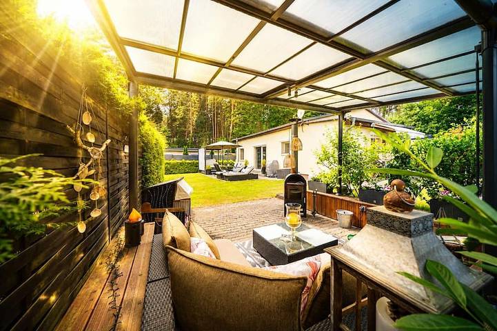 Ferienhaus für 2 Personen, mit Whirlpool und Terrasse sowie Garten und Sauna in Michendorf
