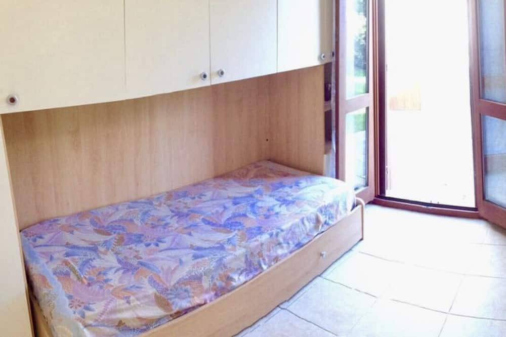 Chia: Cottage with garden, air conditioning, barbecue,and parking. in Cagliari Province