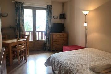 Gîte pour 2 personnes, avec balcon, animaux acceptés dans Office De Tourisme De Brides Les Bains