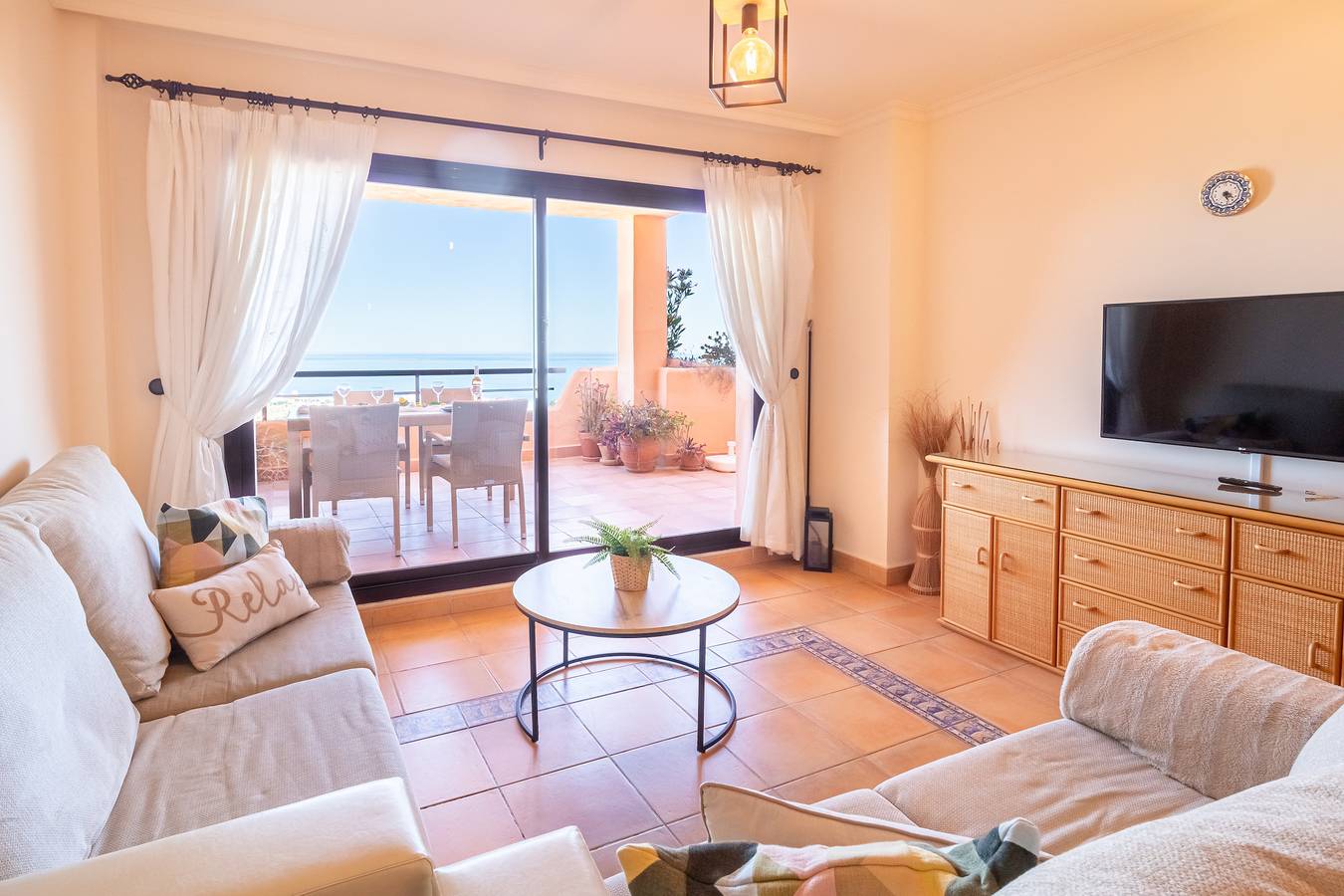 Entire apartment, Los Alcores Family Pool Monthly Rental in Urbanizacion Calahonda, Marbella