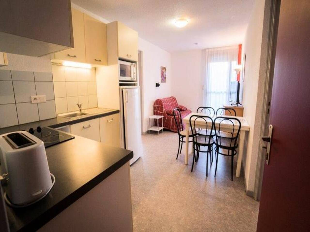 Appartement entier, 2 Pi√®ces 1/2 Personnes Etage in Salies-de-Béarn, Béarn