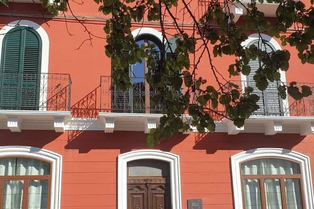Appartamento intero, Elegante appartamento per 4 ospiti con A/C, Wifi, Tv e parcheggio in Casalbordino, Provincia di Chieti
