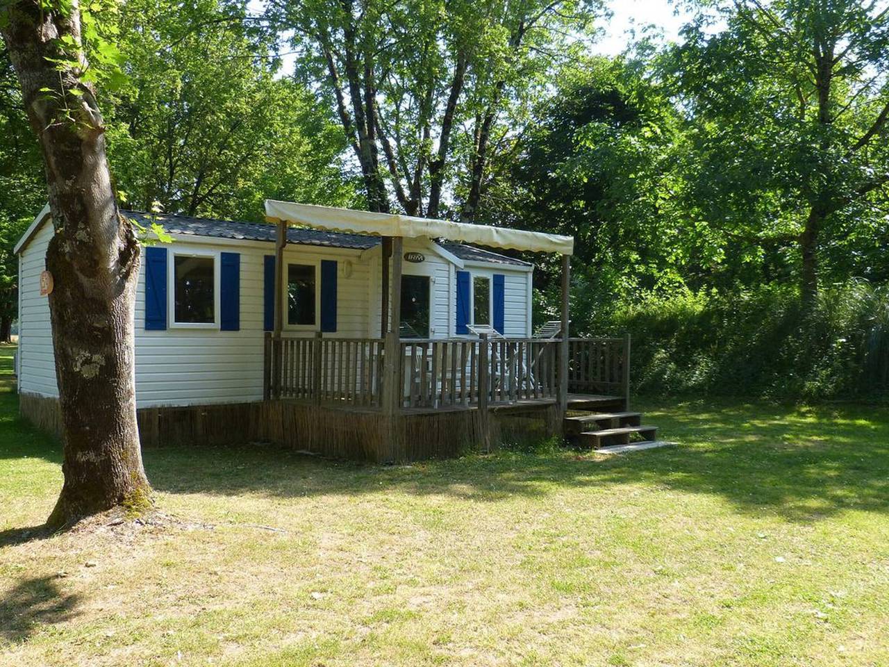 Mobile home with terrace in Bignac, sleeps 6 in Bignac, Charente