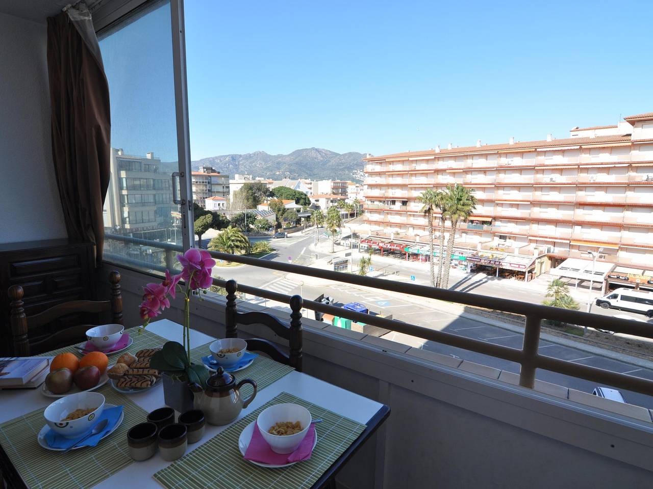 Ganzes Studio, Charmantes Studio mit Meerblick, am Strand, Pool & Wlan - Perfekt für Ihren Familienurlaub in Platja de Sant Margarida (Roses), Roses
