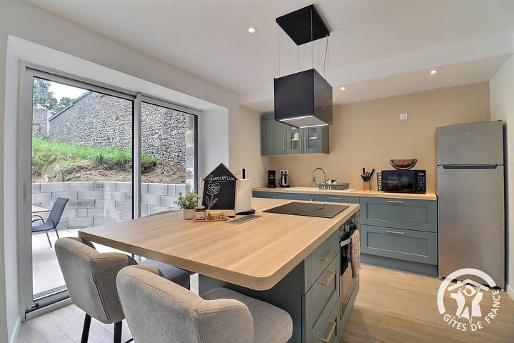 Gîte pour 6 personnes, avec terrasse et jardin dans Mesnil-Roc'h - 4