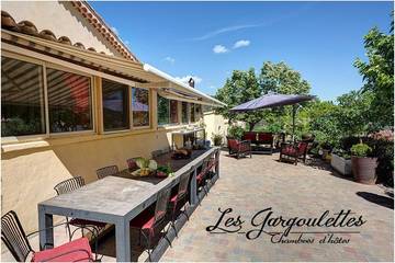 Chambre d’hôte pour 2 personnes, avec piscine et jacuzzi ainsi que jardin et terrasse, animaux acceptés à Lauris