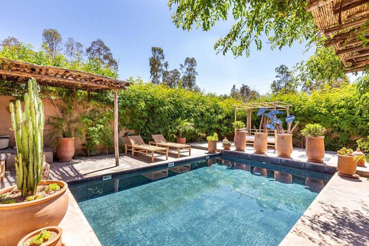 Villa pour 4 personnes, avec balcon ainsi que piscine et jardin à Marrakech