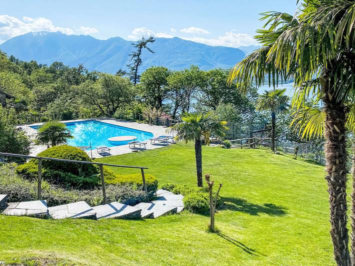 Ferienwohnung für 3 Personen, mit Terrasse und Garten sowie Pool