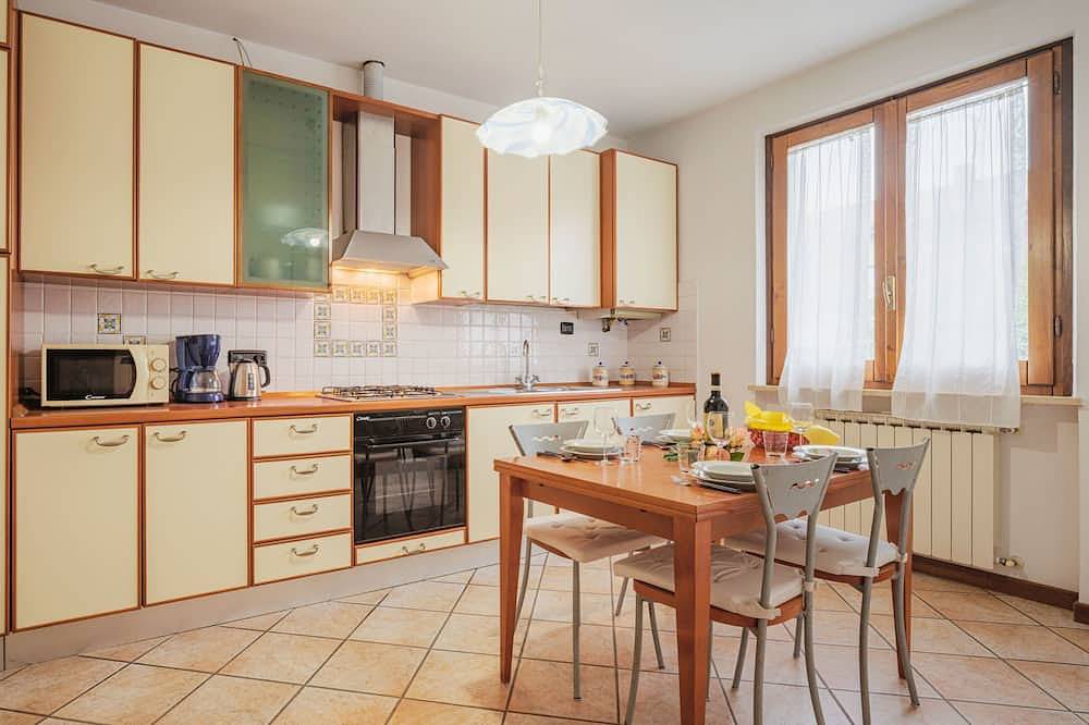 Appartamento intero, Ilaria 2 by Interhome in Marina di Massa, Massa