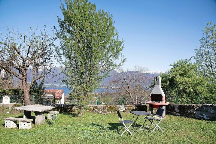 Ferienwohnung für 3 Personen, mit Garten und Balkon, mit Haustier in Porto Valtravaglia - 2