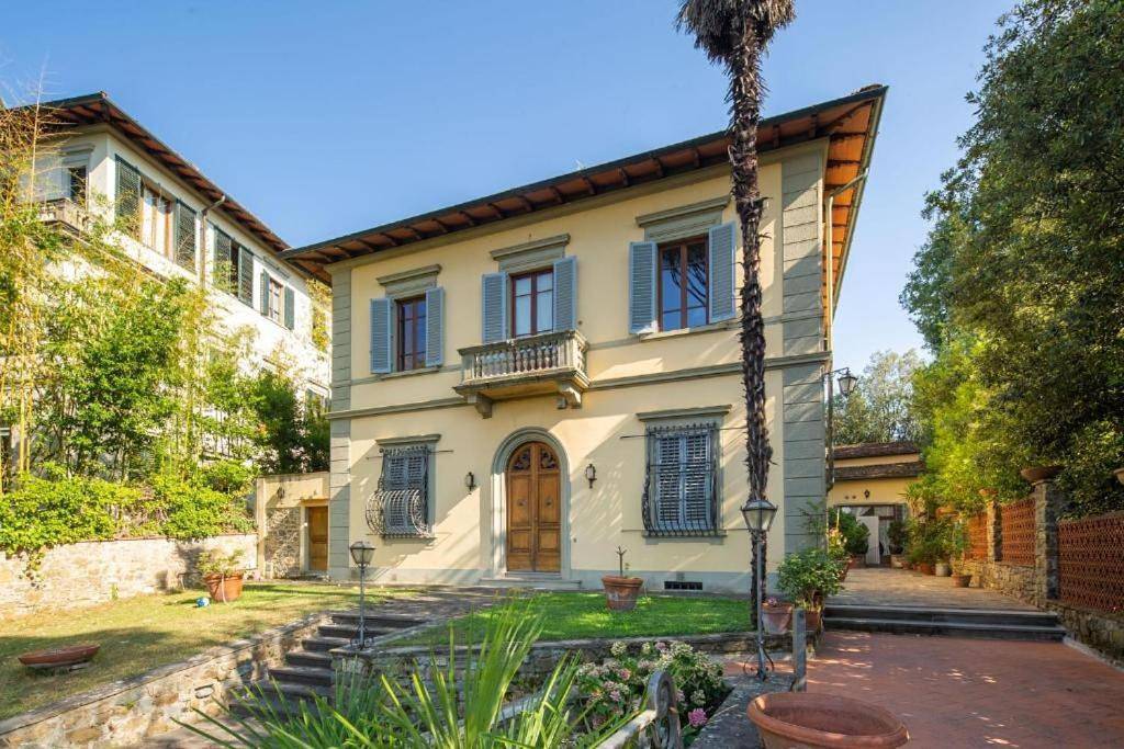 Villa with Private Pool in Firenze Centro storico, Firenze