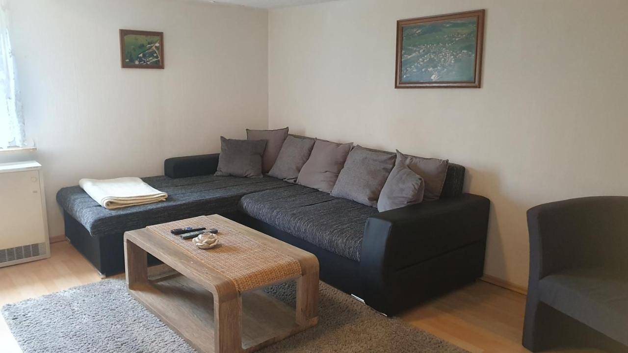 Ganze Wohnung, Two-Bedroom Apartment with Terrace in Lindlar, Oberbergischer Kreis