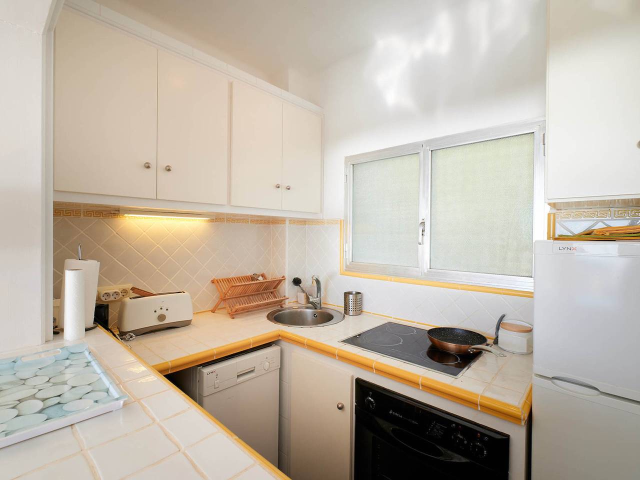 Geheel appartement, 3-bedroom apartment with terrace and parking, 550m to the beach in Llafranc, Palafrugell