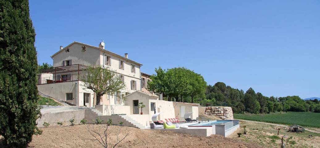 Gîte für 2 Personen, mit Pool und Terrasse sowie Garten in Valensole