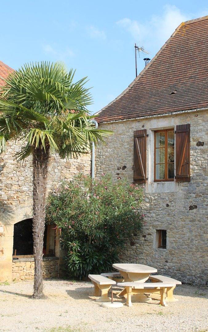 Les Roses Trémières in Veyrines-de-Domme, Périgord Noir