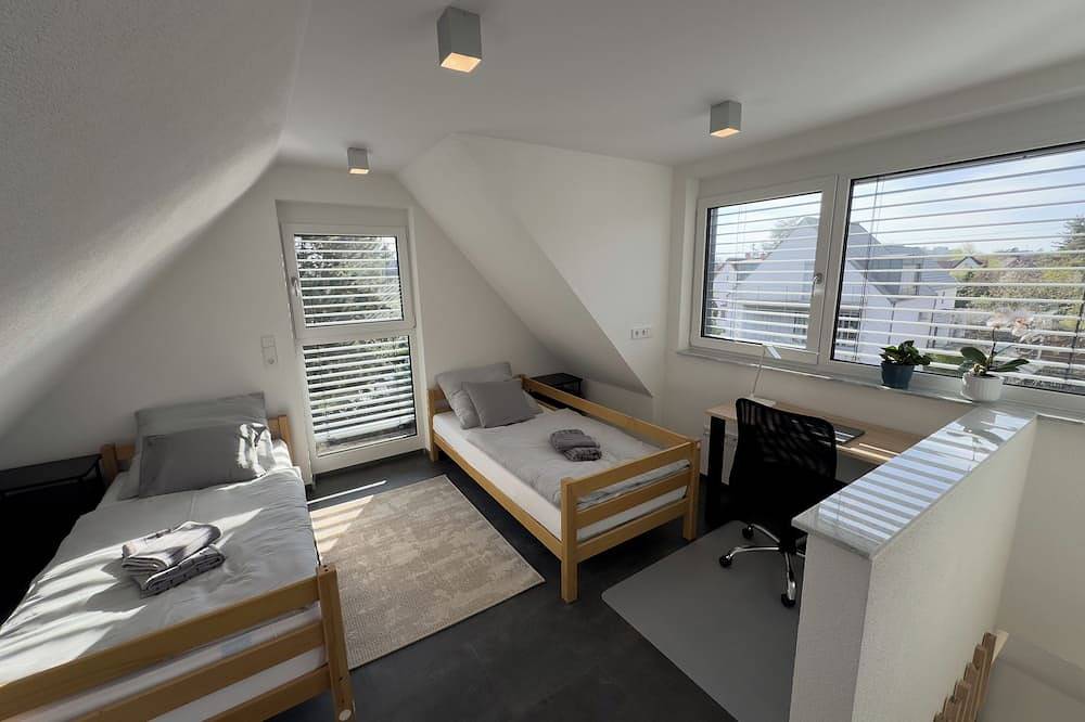 Ganze Wohnung, Moderne Maisonette-Wohnung in Karlsruhe, Rheinebene