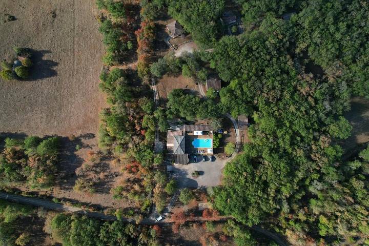 Chambre d’hôte pour 2 personnes, avec jardin et vue ainsi que piscine et terrasse
