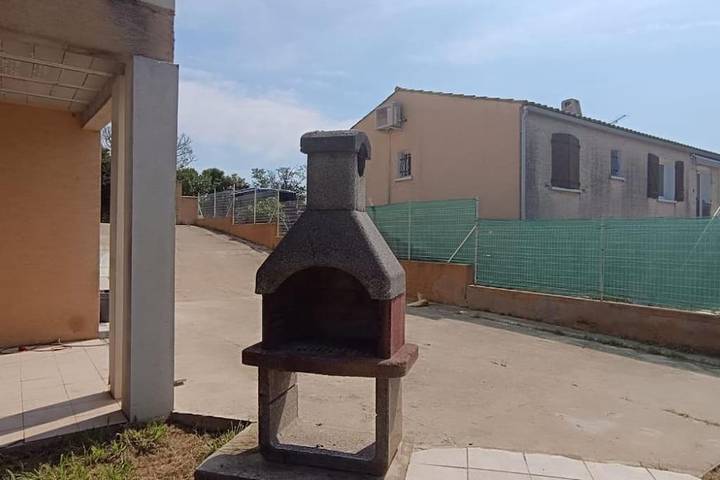 Gîte pour 6 personnes, avec Terrasse et Jardin ainsi que Piscine et Vue à Montmaur - 2