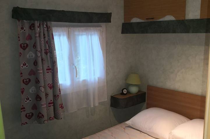 Camping pour 4 personnes, animaux acceptés dans Région de Besse-et-Saint-Anastaise - 2