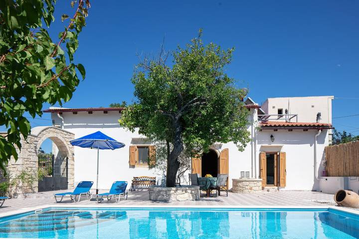 Villa for 6 people, with Terrace in Rethymnon