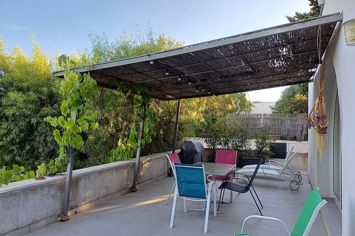 Gîte pour 6 personnes, avec jardin dans Plage Le Pradon Carqueiranne