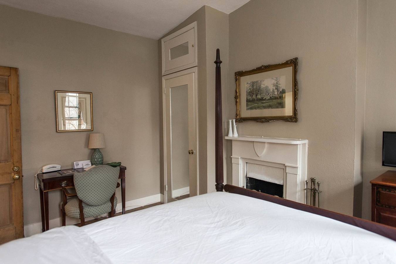 Estudio entero, The Maine Room in New York in Manhattan, Nueva York