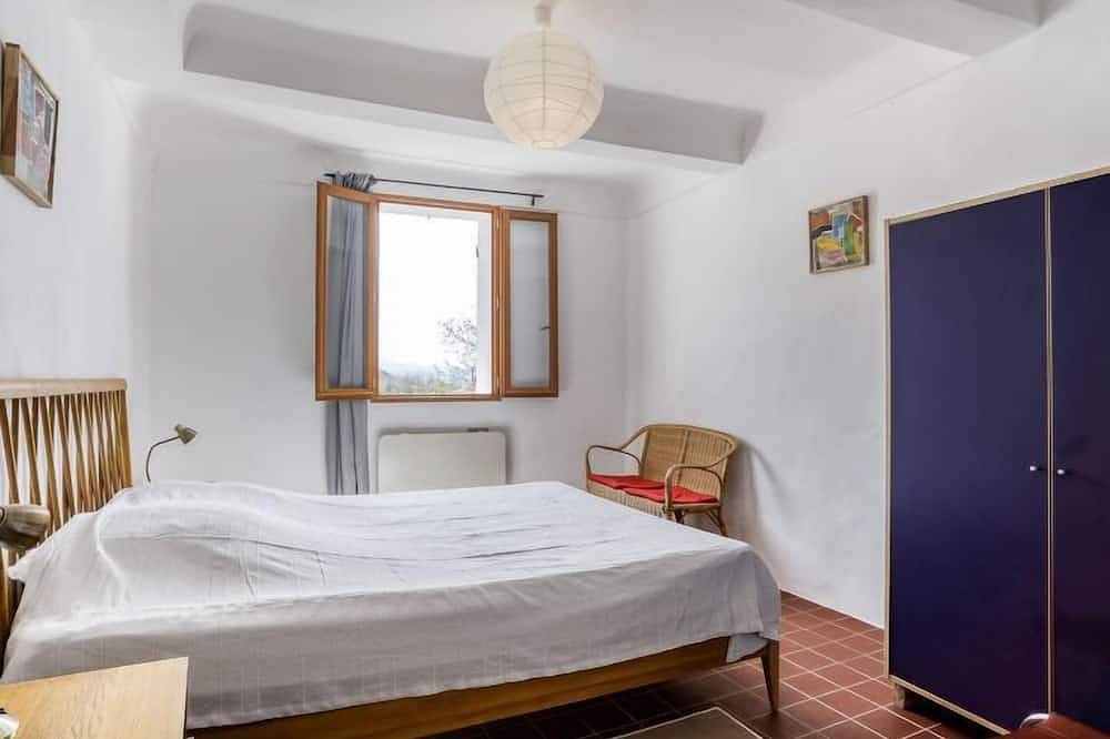 Les Huppes in Saint-Saturnin-lès-Apt, Parc naturel régional du Luberon