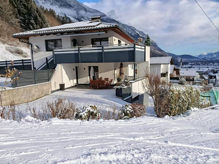 Ferienwohnung für 6 Personen, mit Terrasse und Garten, kinderfreundlich in Stans