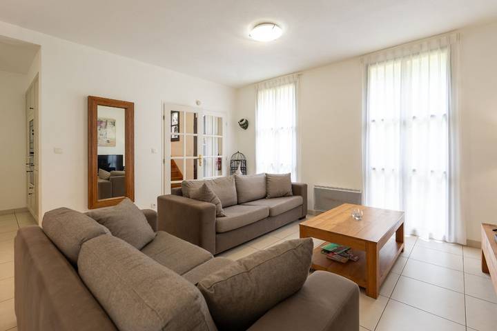 Villa pour 6 personnes, avec jardin et terrasse ainsi que bassin pour enfant et piscine en Gironde - 4