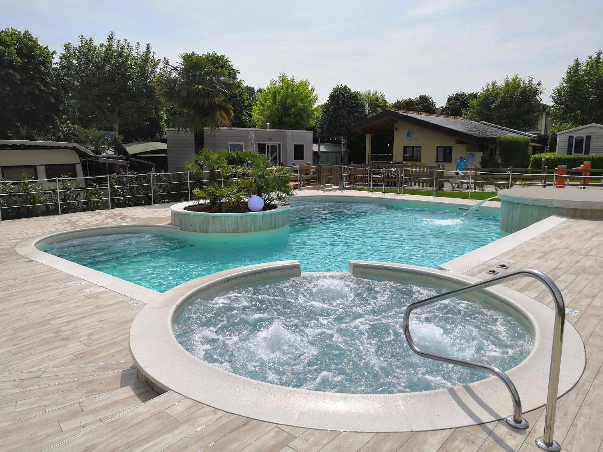 Camping Rose in Dormelletto, Lago Maggiore (Piemont)