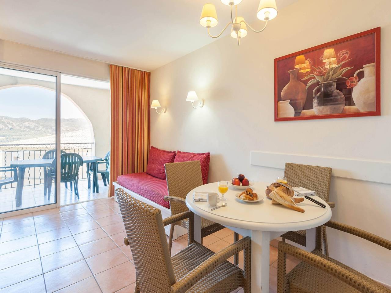 Appartement entier, Escapade côtière avec espace privé in Mallemort, Région d'Arles