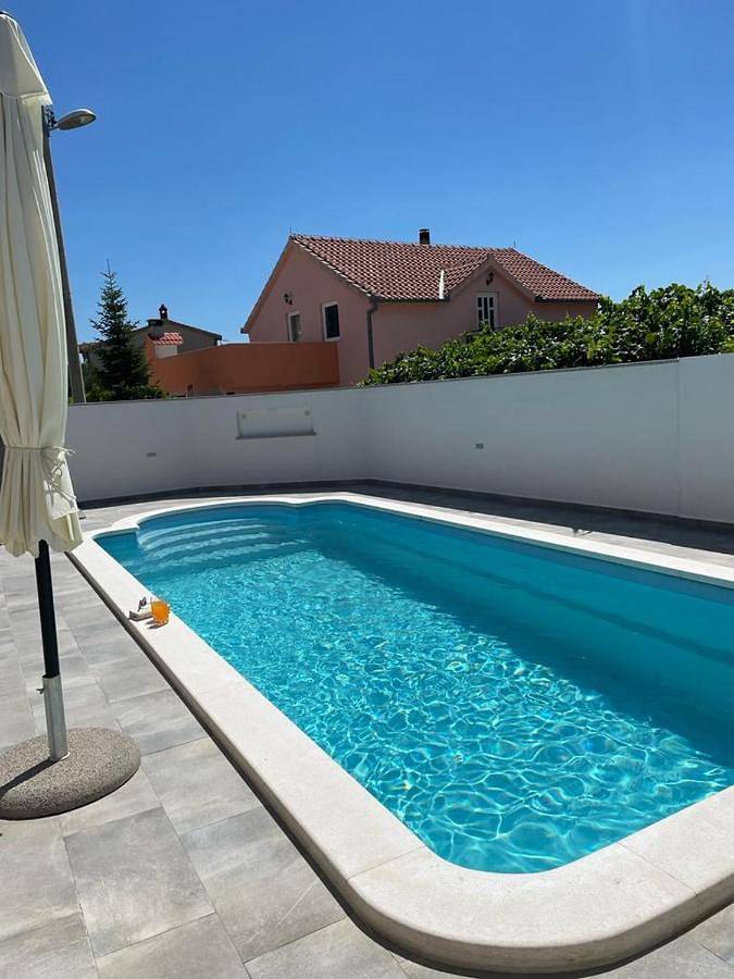 Ganze Wohnung, Family Apartment Edita Plano Trogir with private pool in Plano (Kroatische Adria), Split-Dalmatien