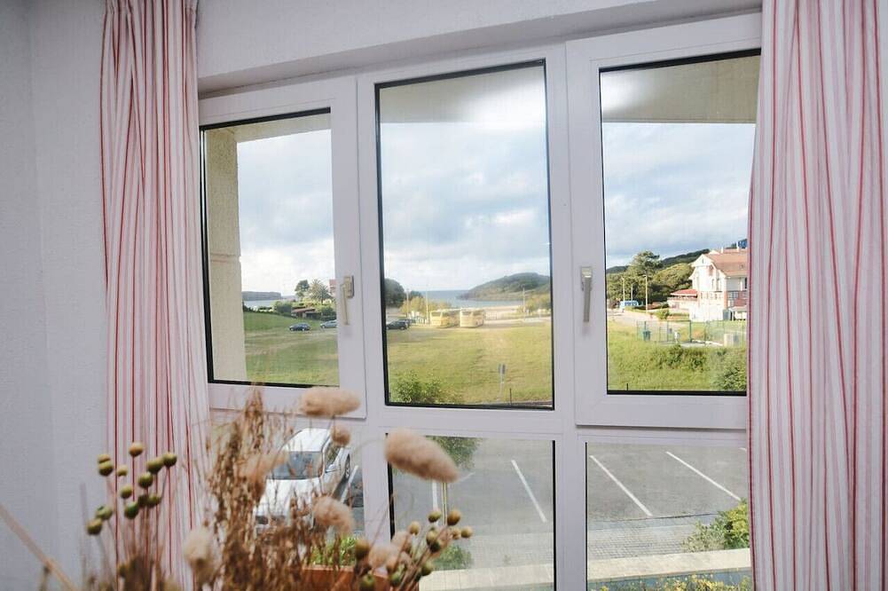 Apartamento entero, Apto con vistas al mar y piscina- La Arena 4105 in Arnuero, Costa de Cantabria