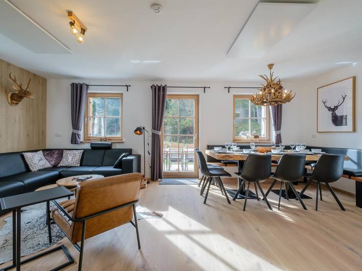 Chalet mit Sauna, Hot Tub und umzäuntem Garten in Rottenmanner und Wölzer Tauern, Irdning-Donnersbachtal