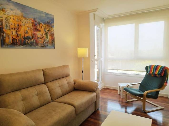 Gîte pour 4 personnes, avec Balcon et Terrasse ainsi que Piscine et Vue dans Solares